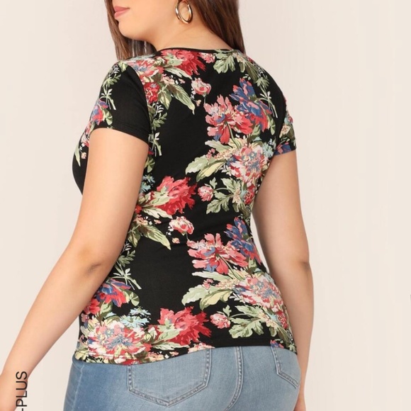 SHEIN Plus Floral Print Cap Sleeve Top - Picture 3 of 7